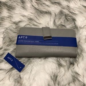APT. 9 Safe Keeper Wallet with Charger